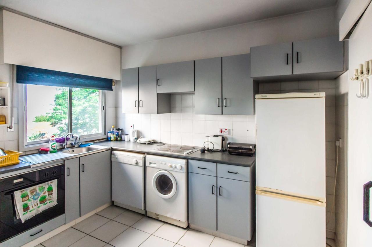 Private Room In A Shared Flat At Best Location 레메소스 외부 사진