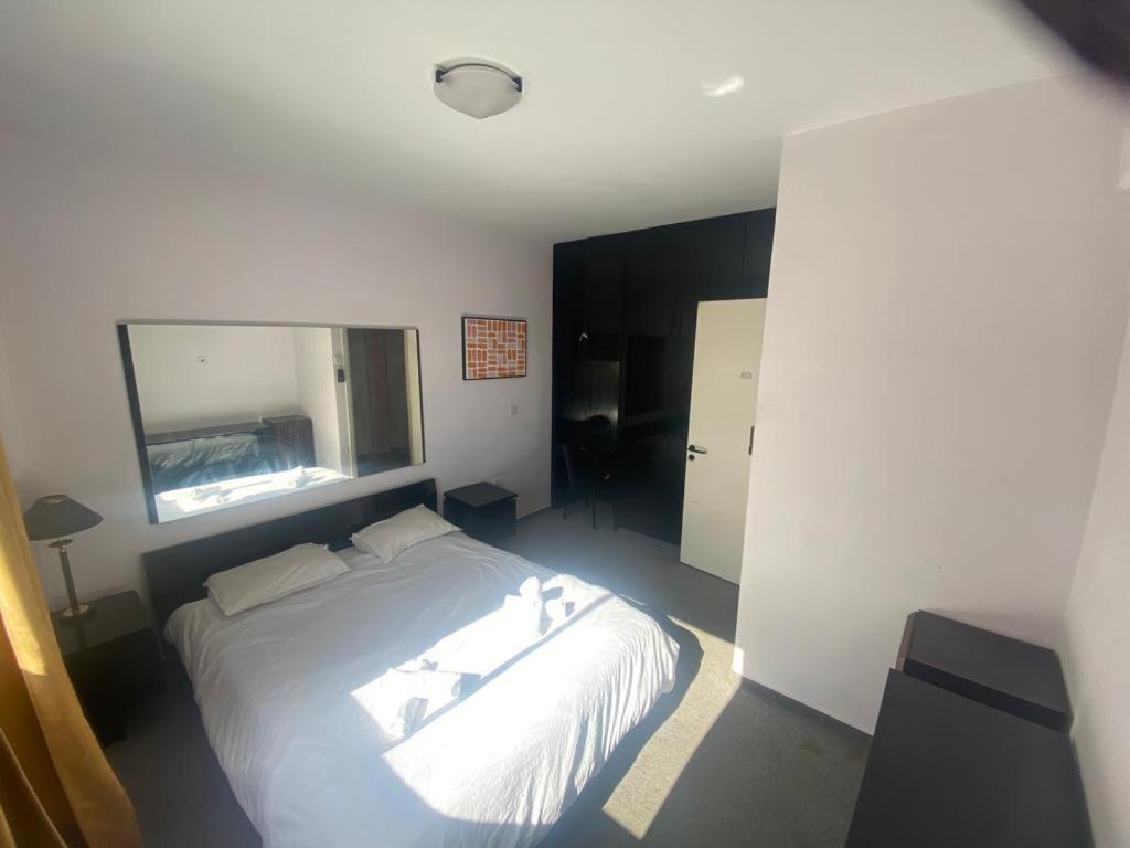 Private Room In A Shared Flat At Best Location 레메소스 외부 사진